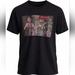 Black Graphic T-Shirt SHE BOLONGS TO THE STREETS